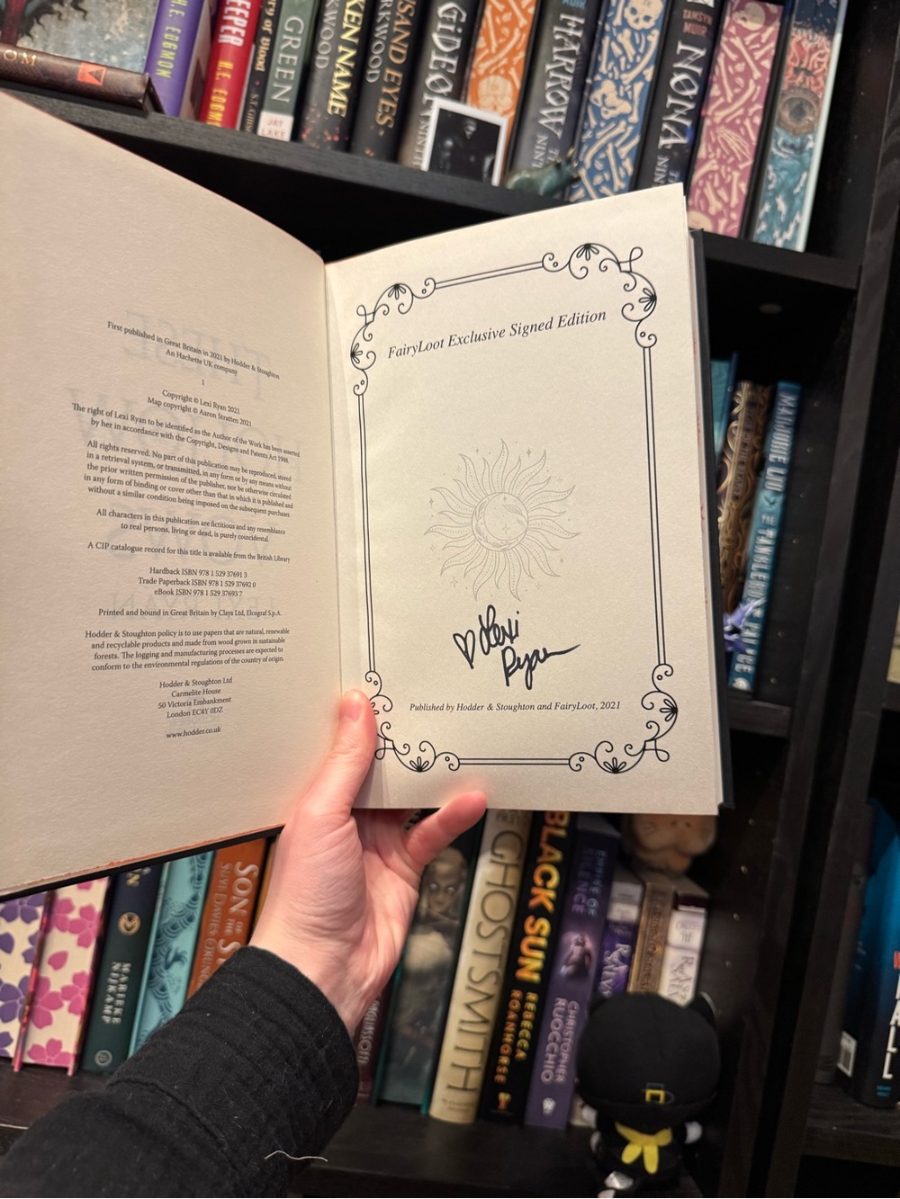 These Hollow Vows by Lexi Ryan - Black & Red Hardcover Novel - Picture 5 of 5
